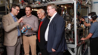 Rheinland-Pfälzische Technische Universität Kaiserslautern-Landau (RPTU): Wechselwirkung auf Knopfdruck: Neues Werkzeug erweitert Potenzial der Quantenforschung