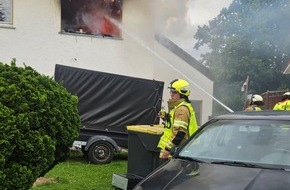Freiwillige Feuerwehr Menden: FW Menden: Zimmerbrand in einem Mehrfamilienhaus