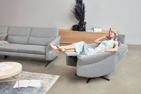 Rückenfreundlich leben: Ergonomie-Fallen zu Hause clever vermeiden