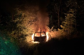 Polizeipräsidium Ulm: POL-UL: (HDH) Herbrechtingen - Ausgebranntes Auto / Am Sonntag rückten Einsatzkräfte zu einem brennenden Fahrzeug bei Herbrechtingen aus.