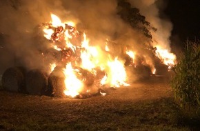 Polizeipräsidium Hamm: POL-HAM: 250 Strohballen in Flammen