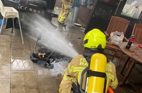 Feuerwehr Ratingen: FW Ratingen: Gasflasche fängt Feuer - Feuerwehr Ratingen verhindert Brandübergriff