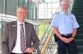 Polizei Gütersloh: POL-GT: Polizeihauptkommissar Norbert Lüffe in den Ruhestand verabschiedet