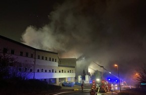 Polizei Mettmann: POL-ME: Technischer Defekt löste Großbrand aus - Velbert - 2302037