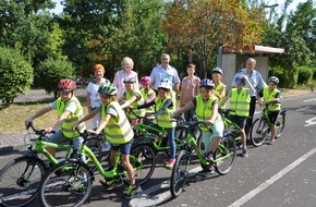 Polizeipräsidium Westpfalz: POL-PPWP: Acht neue Fahrräder für die Jugendverkehrsschule