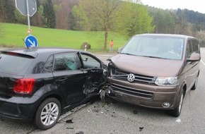 Polizeidirektion Pirmasens: POL-PDPS: Steinalben - Geiselberger Kreuzung - Unfall mit 2 leicht verletzten Personen