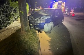 Polizei Aachen: POL-AC: Verdacht auf Alkohol am Steuer: Pkw prallt gegen Baum