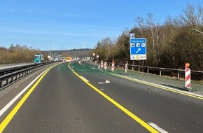 Verkehrsdirektion Mainz: POL-VDMZ: Tausende Glasflaschen auf der Autobahn (Korrektur Datum)