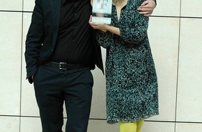 DFJV Deutscher Fachjournalisten-Verband: Deutscher Fachjournalisten-Kongress in Berlin: Dr. Mercedes Bunz erhält Fachjournalisten-Preis 2010 (mit Bild)