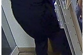 Polizei Bonn: POL-BN: Bonn-Mehlem: Unbekannte sprengen Geldautomaten / Polizei fahndet mit Fotos nach Verdächtigen - Meldung -2-