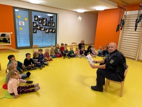 BPOL-H: Bundespolizeiinspektion Hannover engagiert sich beim Bundesweiten Vorlesetags in Grundschulen, Kindergärten und dem Kinderkrankenhaus
