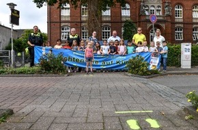 Polizeiinspektion Wilhelmshaven/Friesland: POL-WHV: Sicherer Schulweg - Kleine Gelbe Füße