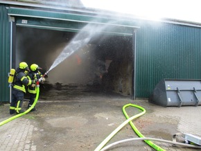 POL-STD: Großfeuer in Assel - 150 Feuerwehrleute im Einsatz