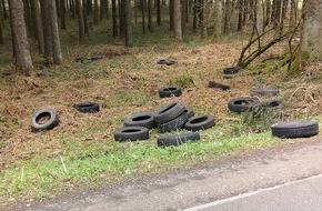 Polizeiinspektion Northeim: POL-NOM: Illegale Reifenentsorgung im Wald