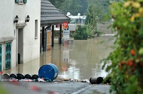 ELITE / Schweiz. Elektro-Einkaufs-Vereinigung: Hochwasser - Das Elektrogewerbe lässt seine Kunden nicht im Regen stehen