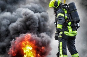 Feuerwehr Neuss: FW-NE: Brand in einem Wohngebäude mit Flachdach | Keine Verletzten Personen
