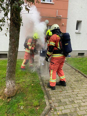 FW-Velbert: Defekt an Flüssigsauerstoffbehälter löst Feuerwehreinsatz aus
