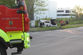 FW LK Leipzig: Schwerer Verkehrsunfall in Markranstädt