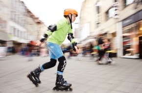 HUK-COBURG: (Korrektur: Tipps für den Alltag / Vorsicht ist besser als Nachsicht / Änderung der StVO zum 1. April 2013 regelt Verhalten von Inlineskatern im Straßenverkehr neu) (BILD)