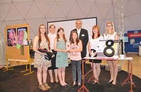 cbm Christoffel-Blindenmission e.V.: CBM zeichnet junge Erfinder aus / Hessentag: Verleihung der Jugend-forscht-Bundessonderpreise (FOTO)