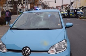 Kreispolizeibehörde Herford: POL-HF: Unfall im Kreuzungsbereich- Fußgänger verletzt