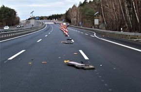 Polizeidirektion Kaiserslautern: POL-PDKL: Unfallflucht auf der Autobahn, Zeugen gesucht