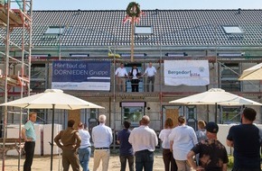 DORNIEDEN Gruppe GmbH & Co. KG: Richtfest: Reihenhäuser für Familien in Geesthacht