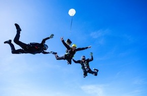 Jochen Schweizer GmbH: Jochen Schweizer Umfrage:  Die Top 3 Neujahresvorsätze: häufiger Sport, weniger Stress und mehr in die Natur / 80 Prozent sind zufrieden mit dem aktuellen Jahr