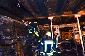 FW-CW: Update zu Brand in Werkstatt -Zahlreiche Glutnester gelöscht-