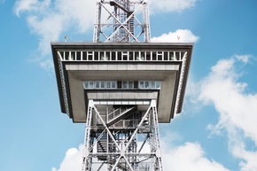 Berliner Funkturm feiert 90. Geburtstag - Mehr als 17,3 Millionen Besucher seit der Eröffnung am 3. September 1926