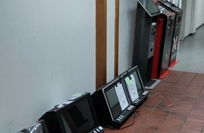 Polizei Dortmund: POL-DO: Bekämpfung der kriminellen Strukturen in der Nordstadt - Polizei und Stadt stellen zehn Glücksspielautomaten sicher