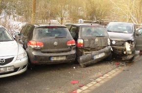 Polizeiinspektion Northeim: POL-NOM: Fahrer war zu schnell - 4 PKW zusammengeschoben