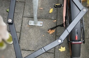 Polizei Paderborn: POL-PB: Zeuge vereitelt Diebstahl von E-Bike - Zwei Tatverdächtige erwischt