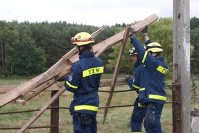 THW-HH MV SH: Alarmierungsübung - Ein abgestürzter Meteorit forderte THW-Einsatzkräfte