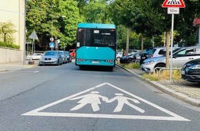 ADAC Hessen-Thüringen e.V.: Schulwegtraining in den Ferien - So üben Eltern mit ihren Kindern den Schulweg