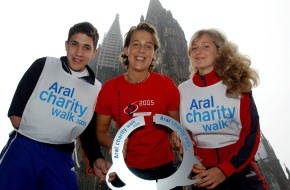Aral AG: Aral Charity Walk 2005 in Köln gestartet: Gemeinsam laufen - gemeinsam helfen / 30 Tage für den Behindertensport durch Deutschland - Aral Spenden-lauf geht in die dritte Runde