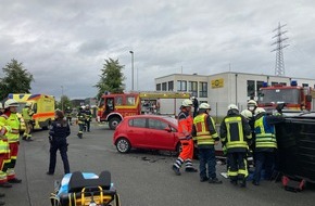 Feuerwehr Hattingen: FW-EN: Verkehrsunfall mit zwei Verletzten