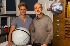 ZDF: Harald Lesch und Philip Häusser erklären Wissenschaft auf YouTube-Kanal / Start des ZDF-Angebots "Terra X Lesch & Co" am 3. Februar (FOTO)