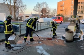 Feuerwehr und Rettungsdienst Bonn: FW-BN: Auslaufender Kraftstoff auf Tankstellengelände