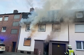 Feuerwehr und Rettungsdienst Bonn: FW-BN: Küchenbrand in Bonn Endenich fordert vier verletzte Personen