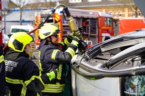 FW Hennef: Lehrgang technische Hilfeleistung erfolgreich beendet