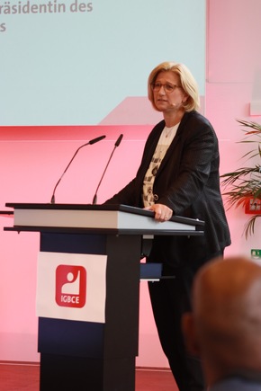 Zukunft gestalten, Demokratie verteidigen: Anke Rehlinger und Alexander Schweitzer bei der Landesbezirksdelegiertenkonferenz derIGBCE Rheinland-Pfalz/Saarland