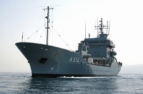 Presse- und Informationszentrum Marine: Tender "Werra" auf dem Weg ins Mittelmeer