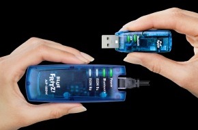 AVM GmbH: AVM auf der Systems 2002 - weltweit kleinster Bluetooth ISDN Access
Point