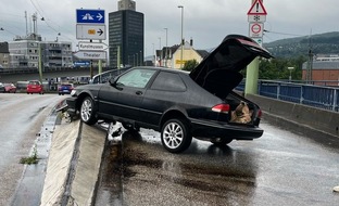 Polizei Hagen: POL-HA: Bodenschwelle auf Ebene 2 erfasst - Sperrung durch Abstreumaßnahmen