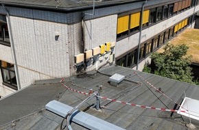 Feuerwehr Erkrath: FW-Erkrath: Brand am Gymnasium Hochdahl ging glimpflich aus