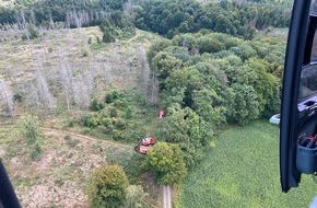 Feuerwehr Remscheid: FW-RS: Vegetationsbrandbekämpfungsübung im Remscheider Stadtgebiet Feuerwehr und Polizei arbeiten Hand in Hand
