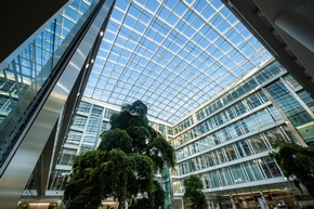 Munich: 950 m² LAMILUX Glass Roof PR60 in NEWTON office building of TÜV Süd Group