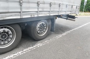 Polizeipräsidium Mittelhessen - Pressestelle Marburg-Biedenkopf: POL-MR: Qualmender Reifen - Verkehrsdienst zieht Lastwagen aus dem Verkehr