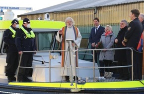 Polizei Duisburg: POL-DU: Neues Boot für die Wasserschutzpolizei - Herbert Reul freut sich über erneute Taufe in Münster